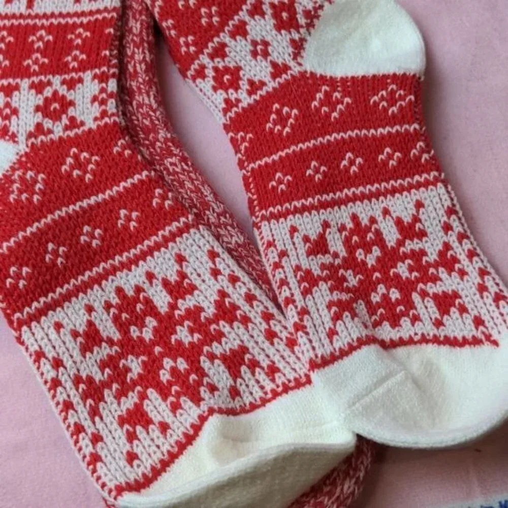 2 Pairs Red and White Christmas Reindeer Snowflake Knitted Socks